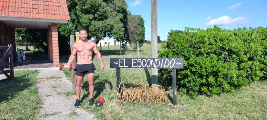 El escondido Hostal 111